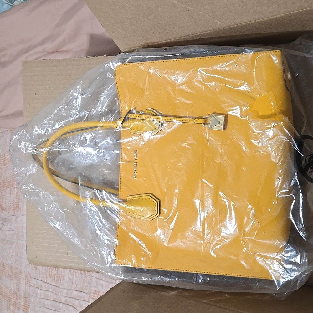 Michael Kors Tote